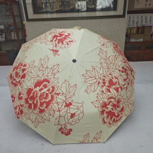 Paper-cut art umbrellas support customized patterns