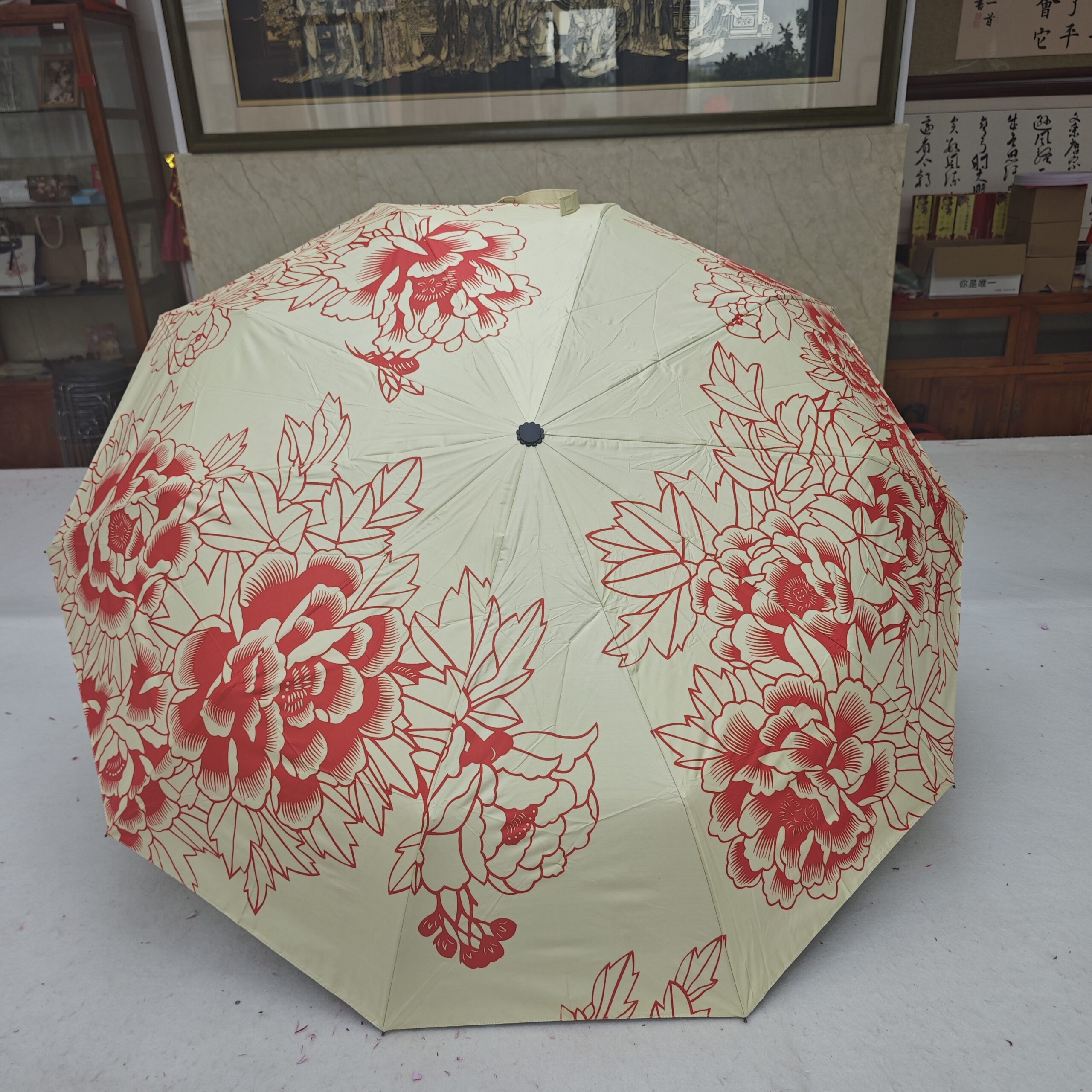 Paper-cut art umbrellas support customized patterns
